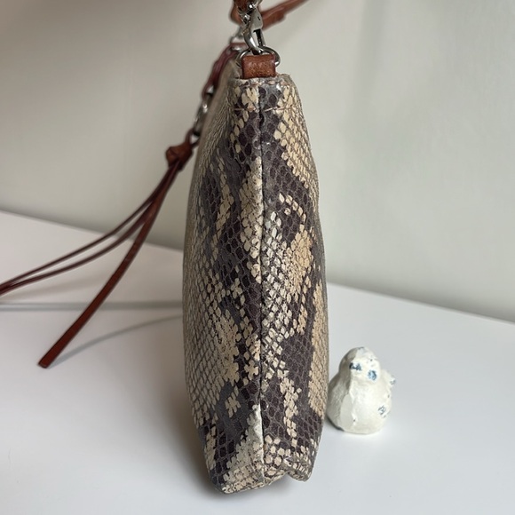 HOBO Leather Wristlet Shoulder Bag - Picture 10 of 16